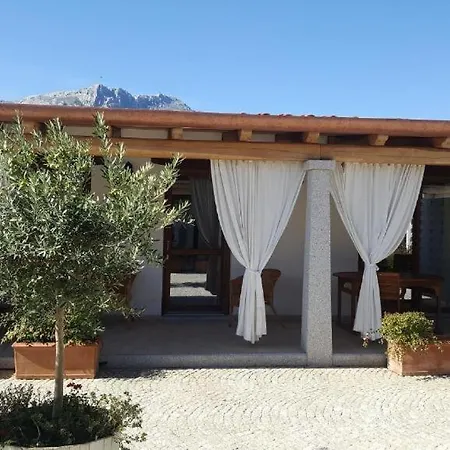 Case Vacanze Nioleo - Apartments And Pool *