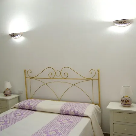 Case Vacanze Nioleo - Apartments And Pool