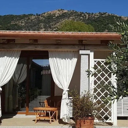 Case Vacanze Nioleo - Apartments And Pool *