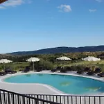 Nioleo - And Pool 公寓