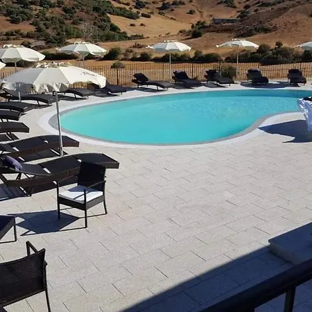Nioleo Con Piscina Appartamento