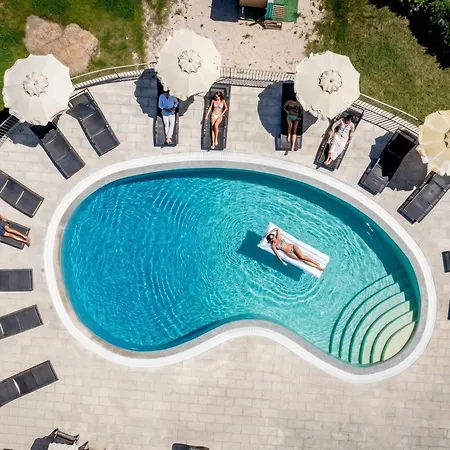 Nioleo - And Pool Апартаменты Синискола