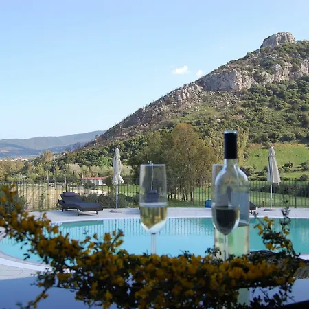Nioleo Con Piscina Siniscola