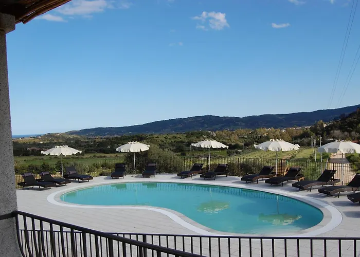 Nioleo - And Pool Apartman