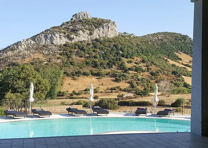 Nioleo - And Pool Apartman